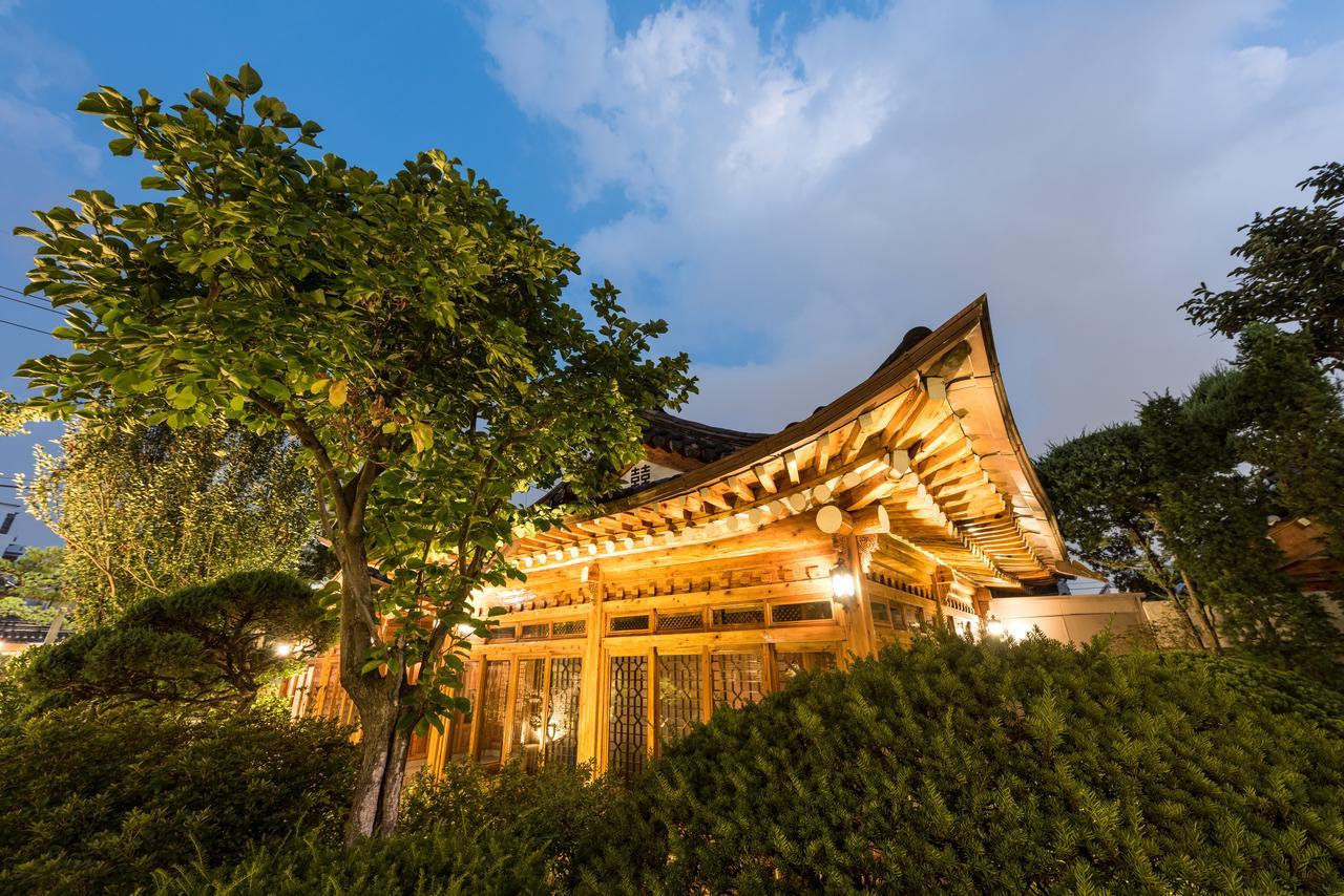 โพนุม 1957 ฮันอก แอนด์ บูทิก Hotel โซล ภายนอก รูปภาพ